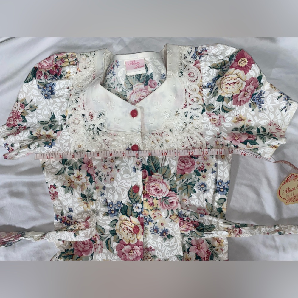 Allison Rose Vintage Floral Lace Dress - White and Pink - Picture 7 of 8